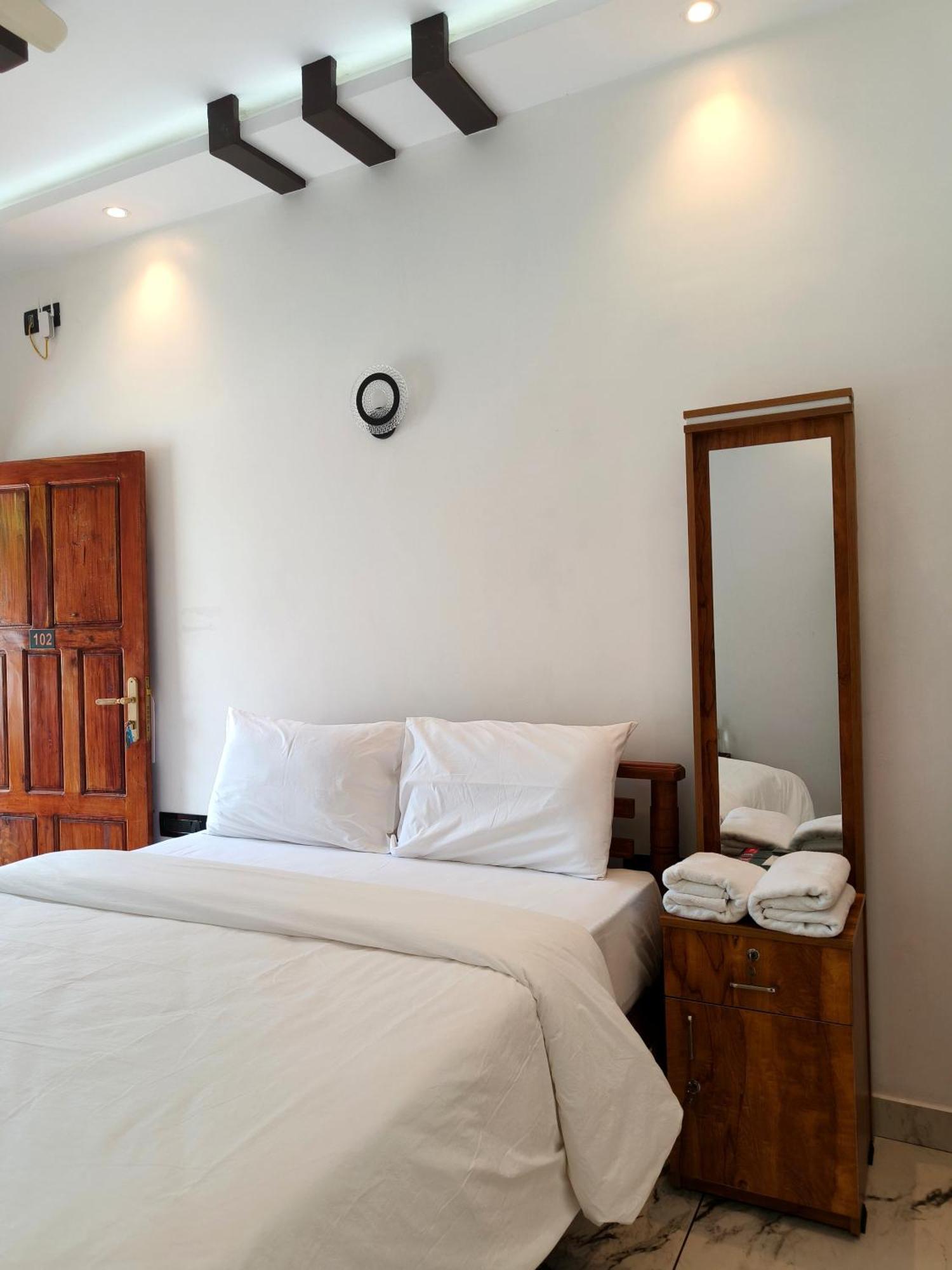 Wavealokam Beach Retreat Varkala Exterior photo